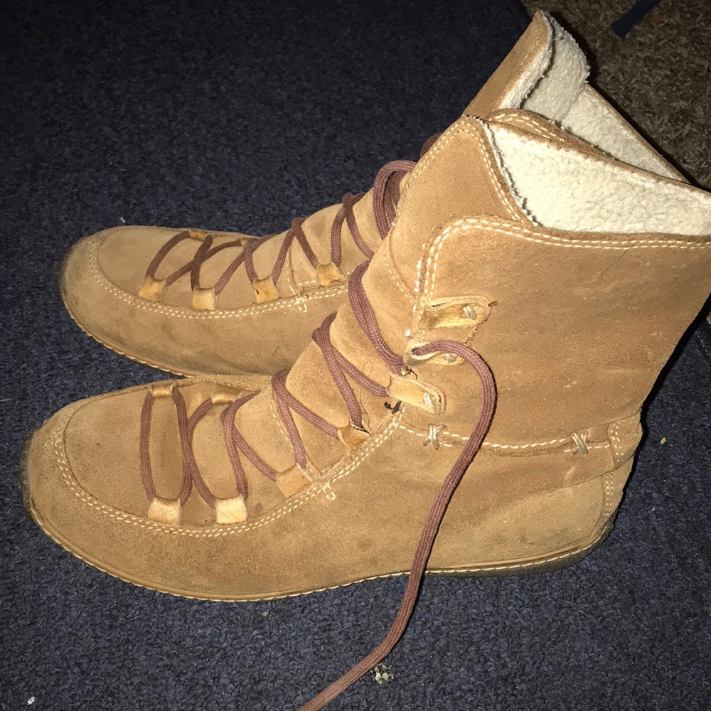 RARE FIND Wmn Timberland Sherpa Wool Fleece Boots